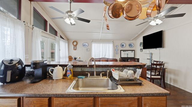 326 CEDAR DR, Canyon Lake, TX 78133