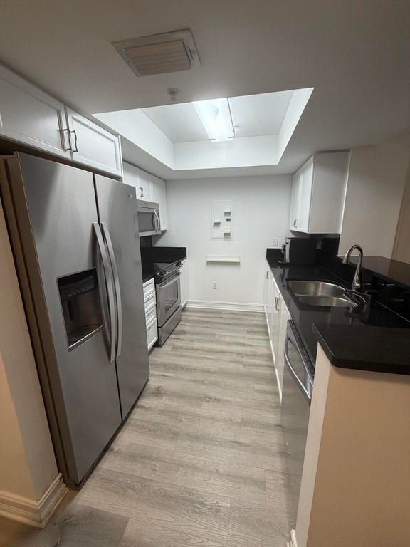 Image 3 of property listing at 99 SE Mizner Boulevard 648, Boca Raton, FL 33432