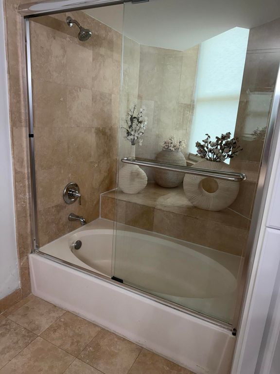 Image 7 of property listing at 99 SE Mizner Boulevard 648, Boca Raton, FL 33432