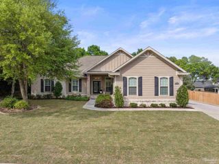 8926 Salt Grass Dr, Pensacola, FL 32526