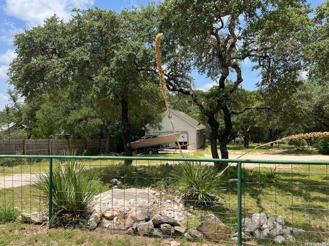 1589 Lonesome, Canyon Lake, TX 78133