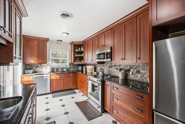 14251 13TH STREET, Dade City, FL 33523