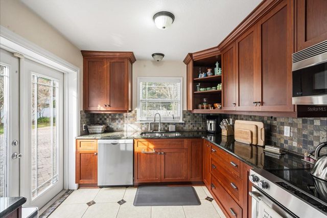 14251 13TH STREET, Dade City, FL 33523