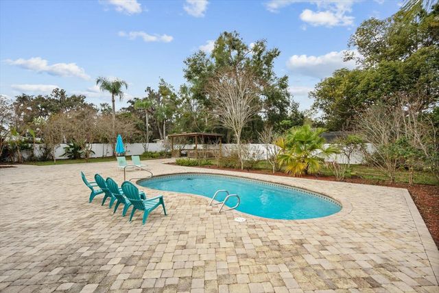 14251 13TH STREET, Dade City, FL 33523