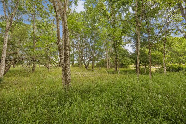 5000 A Brewer Road, Sealy, TX 77474