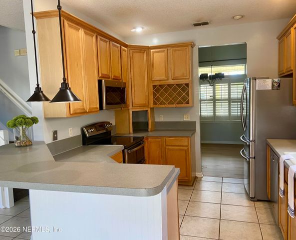 561 UPPER 8TH Avenue S, Jacksonville Beach, FL 32250