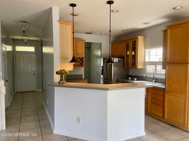 561 UPPER 8TH Avenue S, Jacksonville Beach, FL 32250