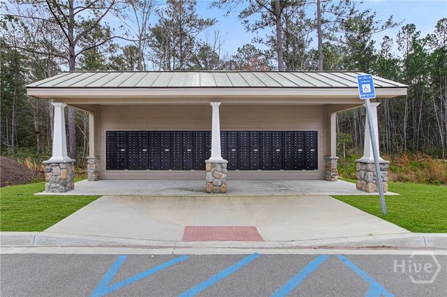 206 Glendale Circle, Richmond Hill, GA 31324