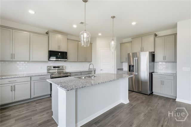 206 Glendale Circle, Richmond Hill, GA 31324