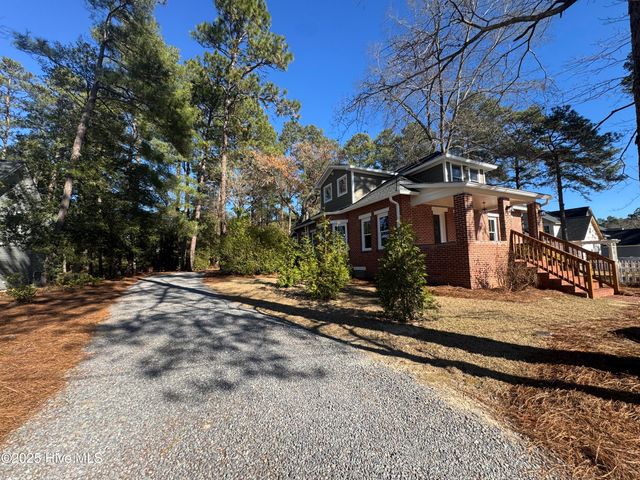 132 Tower Street, Southern Pines, NC 28387