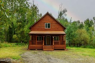 10900 W Hobbit Road, Houston, AK 99623