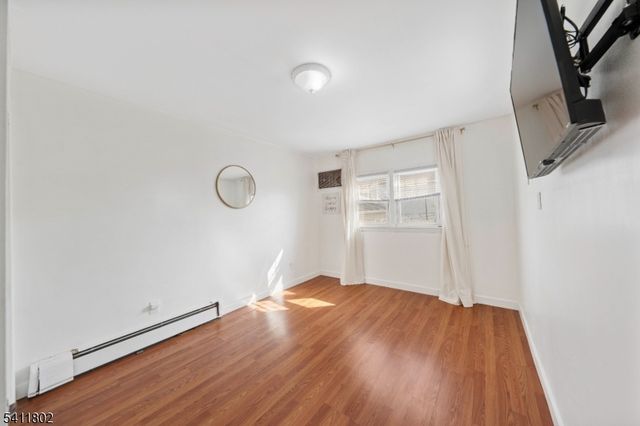 728 Devon St, Kearny Town, NJ 07032