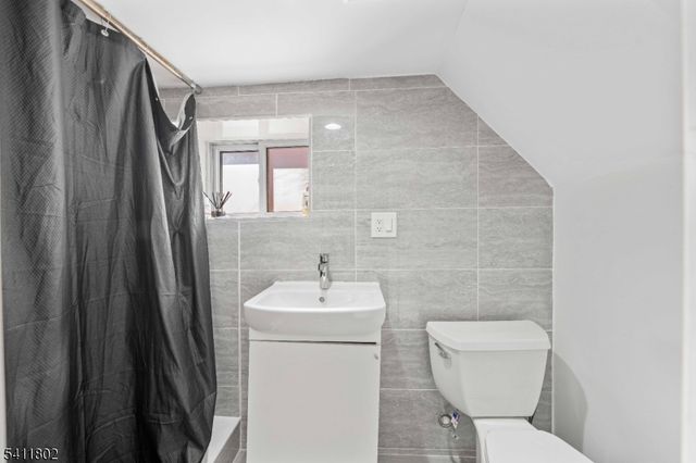 728 Devon St, Kearny Town, NJ 07032