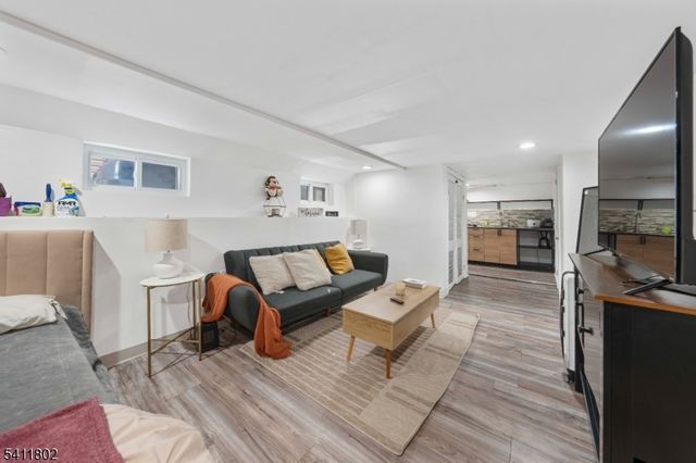 728 Devon St, Kearny Town, NJ 07032