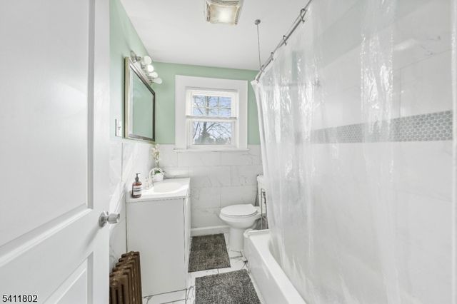 728 Devon St, Kearny Town, NJ 07032