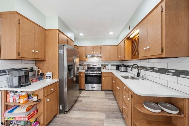 728 Devon St, Kearny Town, NJ 07032