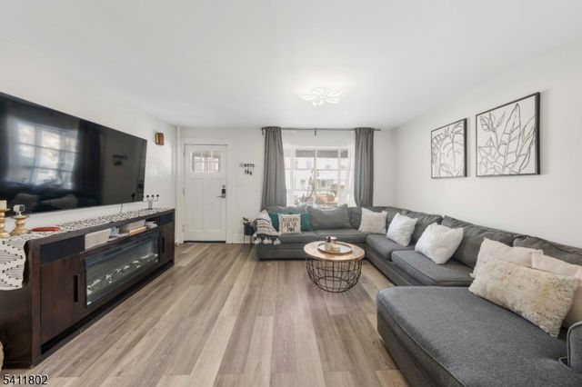 728 Devon St, Kearny Town, NJ 07032