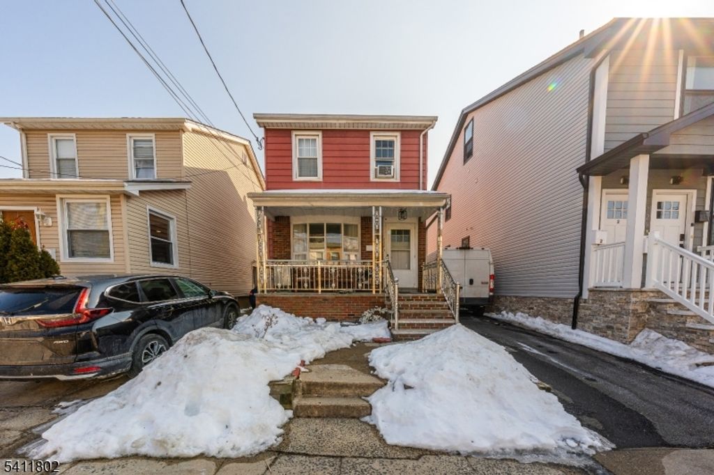 728 Devon St, Kearny Town, NJ 07032