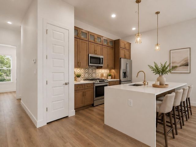 2925 Spruce Valley Lane 404, Dallas, TX 75233