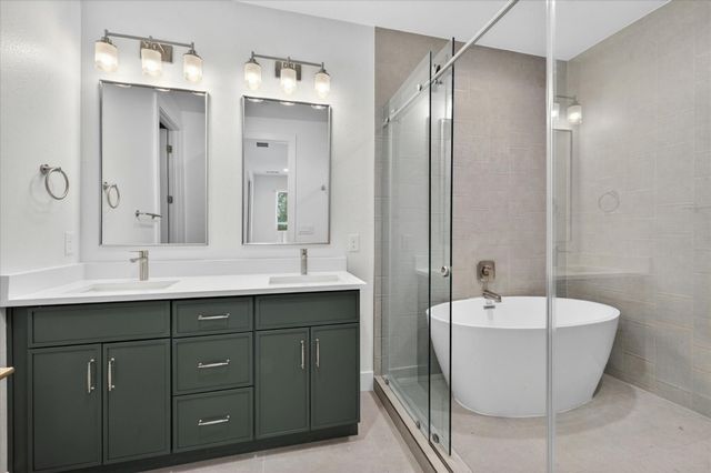 2925 Spruce Valley Lane 404, Dallas, TX 75233