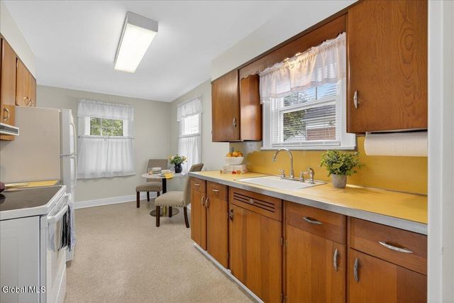 36 Pointview Drive, Troy, NY 12180