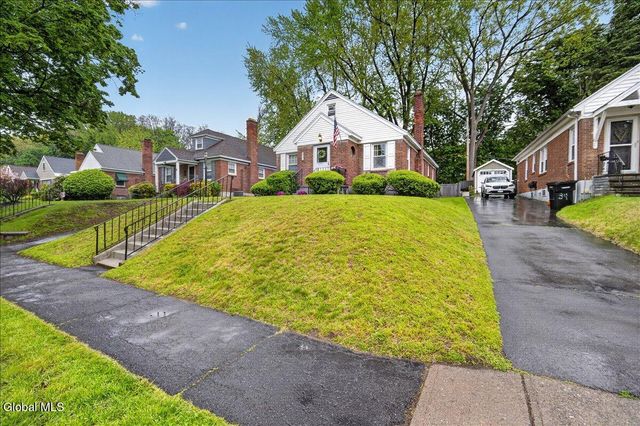 36 Pointview Drive, Troy, NY 12180