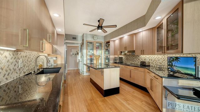 1241 GULF OF MEXICO DRIVE 304, Longboat Key, FL 34228