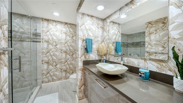 1241 GULF OF MEXICO DRIVE 304, Longboat Key, FL 34228