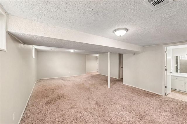 11312 E 58th Terrace, Raytown, MO 64133