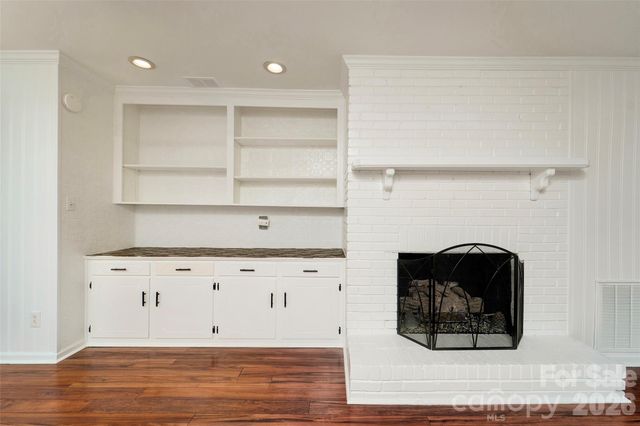 1025 S Magnolia Street, Mooresville, NC 28115