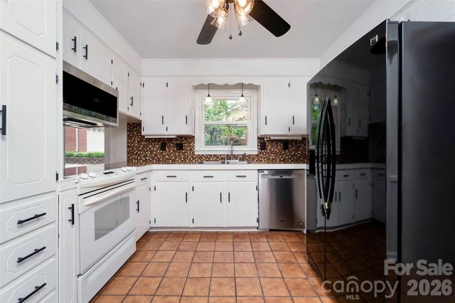 1025 S Magnolia Street, Mooresville, NC 28115