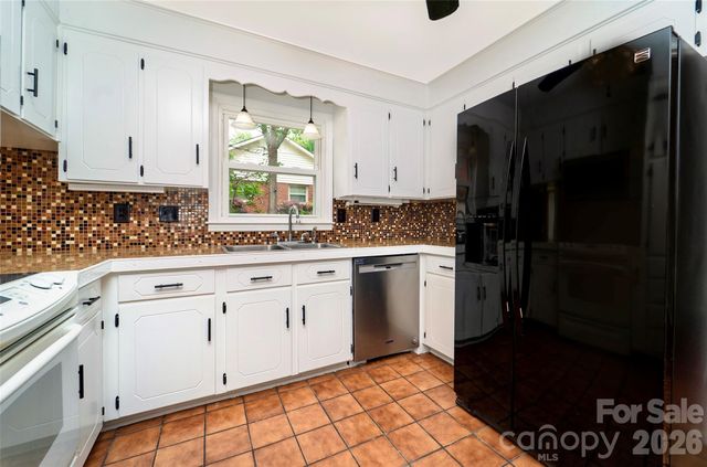 1025 S Magnolia Street, Mooresville, NC 28115