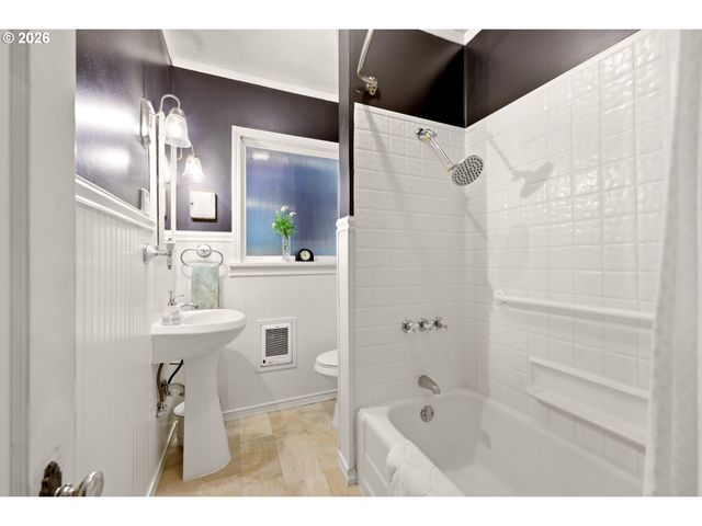 35137 Se ELLIS Rd, Corbett, OR 97019