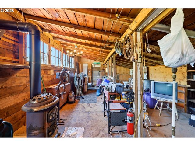 35137 Se ELLIS Rd, Corbett, OR 97019