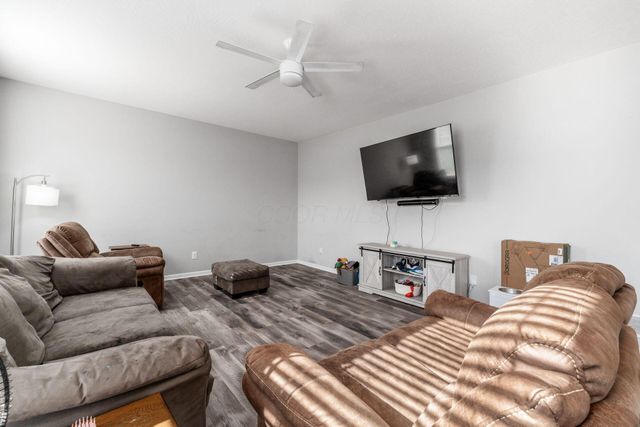 304 Mahogany Lane, Commercial Point, OH 43116