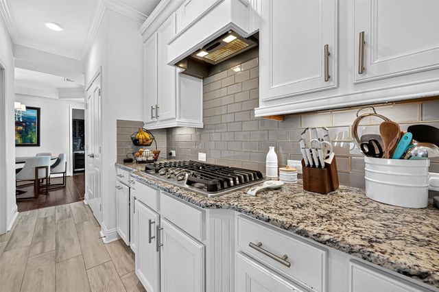 122 Lindenberry Circle, The Woodlands, TX 77389