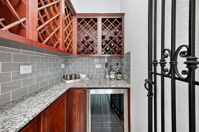 122 Lindenberry Circle, The Woodlands, TX 77389