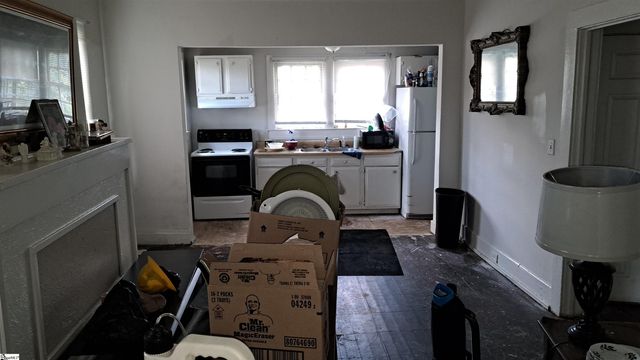 2 C Street, Greenville, SC 29611