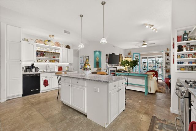 10480 Calle Acanta Boulevard NW, Albuquerque, NM 87114