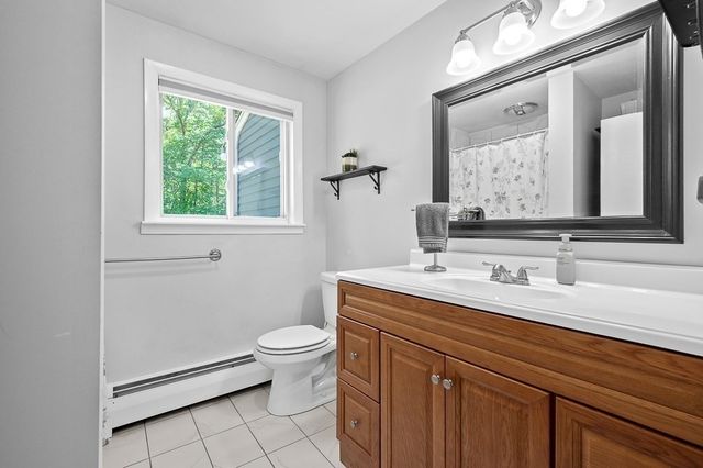 29 Carr St, Sutton, MA 01590