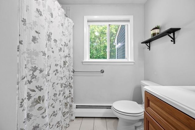 29 Carr St, Sutton, MA 01590