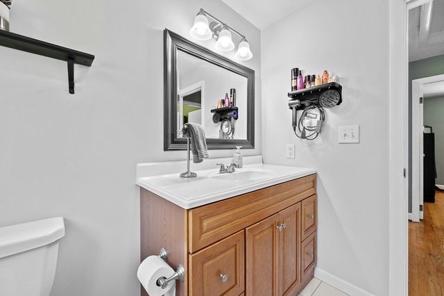 29 Carr St, Sutton, MA 01590