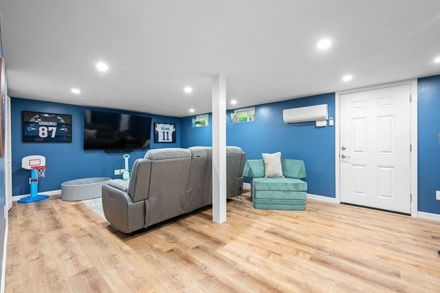 29 Carr St, Sutton, MA 01590