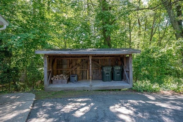29 Carr St, Sutton, MA 01590