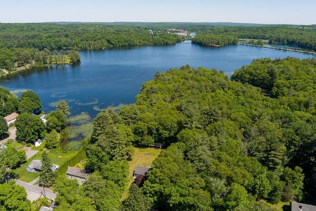 29 Carr St, Sutton, MA 01590