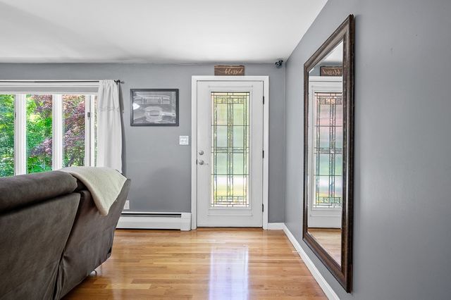 29 Carr St, Sutton, MA 01590