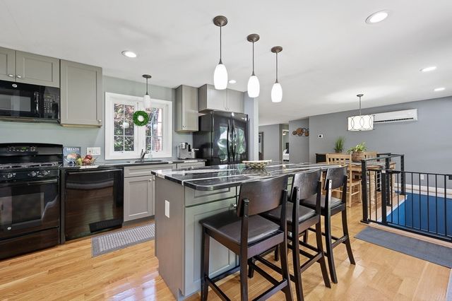 29 Carr St, Sutton, MA 01590