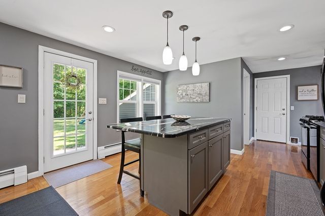 29 Carr St, Sutton, MA 01590