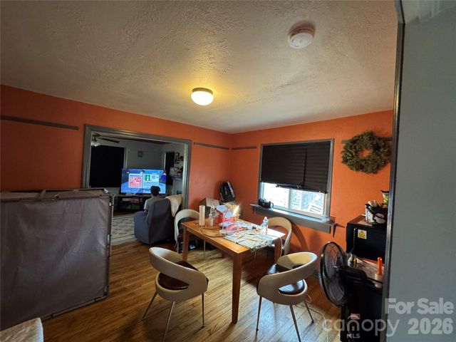 57 Argyle Lane, Asheville, NC 28806