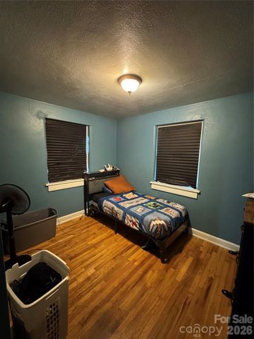 57 Argyle Lane, Asheville, NC 28806